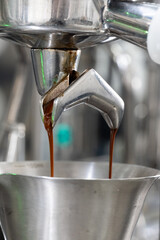 Dual Spout Espresso Pour into Stainless Cup
