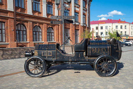 KIROV, RUSSIA - AUGUST 18, 2025: Art object "ITALA 35/45 HP car" on Spasskaya Street. Kirov