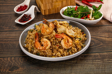 Vietnamese fried rice with prawn and squid Kom Ran