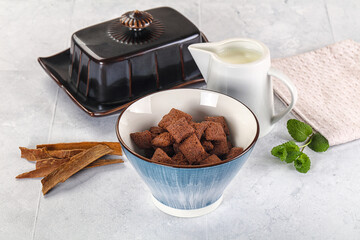 Dry sweet chocolate ceral flakes