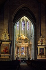 Obraz premium Basílica de Saint-Sauveur en Dinan, Côtes-d'Armor, Bretaña, Francia 