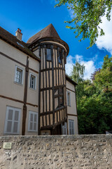 Maison des Vieux-Consuls ou Escalier de la Reine Berthe, est située dans la ville de Chartres, préfecture du département français d'Eure-et-Loir, en région Centre-Val de Loire.