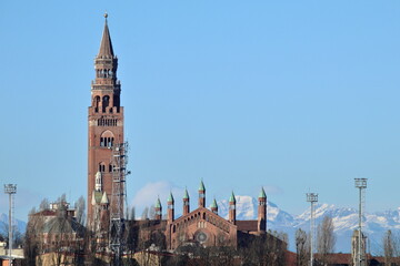 Fototapeta premium cremona e montagne