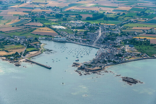 Vue a&eacute;rienne de Barfleur en France
