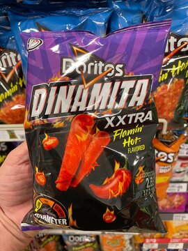 7-11 convenience store Doritos chips Dinamita xtra HOT