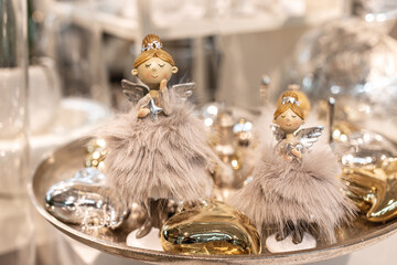 Engelfiguren als Weihnachtsdekoration.