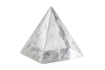 Fototapeta premium Clear quartz crystal pyramid symbolizing healing, energy, and spiritual development on a transparent background