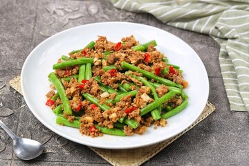 Tumis buncis daging cincang. Delicious stir-fried green beans with minced meat or Gan Bian Si Ji Dou