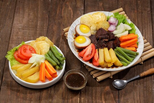 Selat Solo or is a typical dish of Solo, Central Java which is influenced by the dish