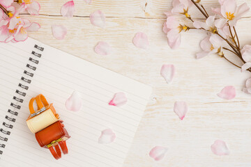 	卒業入学イメージ｜ランドセルとノートと桜