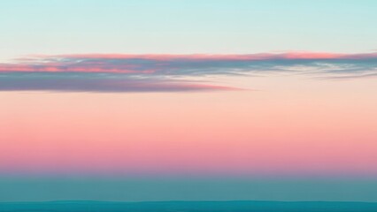 Obraz premium Pastel gradient sky with thin clouds at sunrise or sunset time