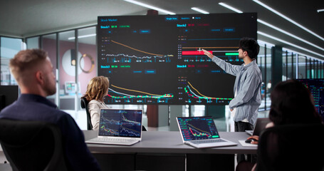 Brokers Analyze Past Trades In Office, Trading On Stock Market