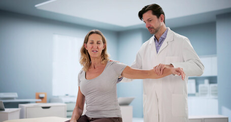 Obraz premium Sports Injury Recovery: Therapeutic Techniques For Rehabilitation