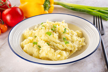 Mashed potato with green onion