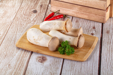 Asiam mushrooms raw eringi heap