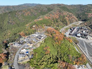 岐阜県八百津の紅葉 杉原千畝記念館付近のドローン撮影風景