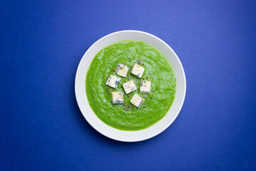 Green broccoli soup with blue cheese. Vegetarian. Healthy eating.