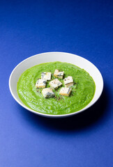 Green broccoli soup with blue cheese. Vegetarian. Healthy eating.
