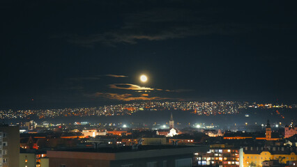 night view of the city © Mižufko