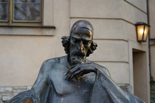 Denkmal f&uuml;r Jan Amos Komensk&yacute; (Comenius) vor der Friedenskirche auf dem Weberplatz in Babelsberg am  06.12.2025