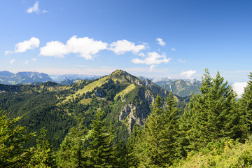Fototapeta premium Blick vom Hochfelln in Bayern bei Sonnenschein