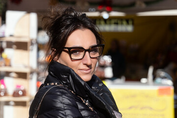 Ritratto di donna in esterno