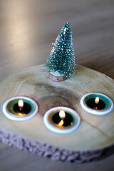 sapin et bougies de Noël