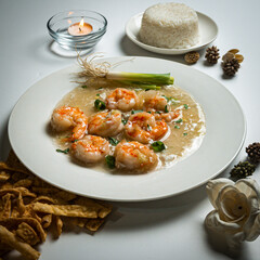 shrimps in lobster sauce