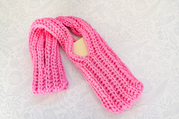 手編みのスマホケース