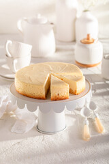 Tasty New york cheesecake made with mascarpone and vanilla.