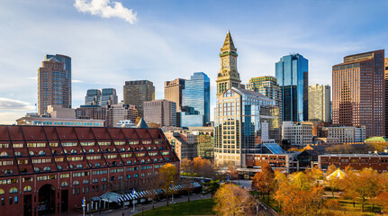 Fototapeta premium Morning Skyline of Downtown Boston with Historic and Modern Architecture