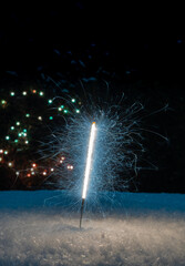 Feu de Bengale, blanc et bleu, soir, vertical