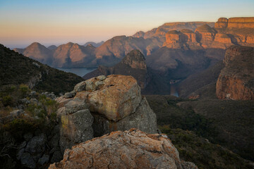 Obraz premium Atardecer en el cañón del Blyde