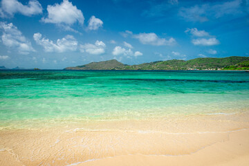 Fototapeta premium Tropical view of Lauristone Beach on Carriacou, Grenada in the Caribbean