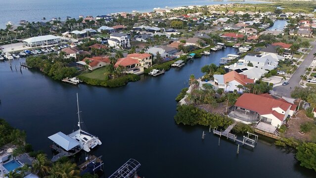 gorgeous coastal properties and boating lifestyle communities of Apollo Beach, Florida