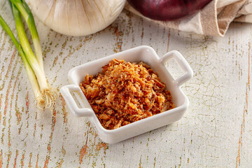 Roasted dry golden dehydrated onion