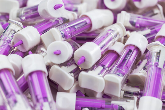 Disposable safety lancets. Automatic lancet scarifier for painless blood sampling. Blood test with a finger. injection of blood