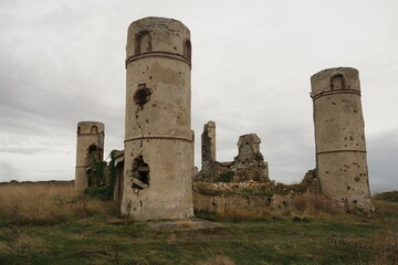 Ruines du Manoir Saint-Pol Roux &agrave; Camaret-sur-Mer dans le Finist&egrave;re en Bretagne, France, Europe