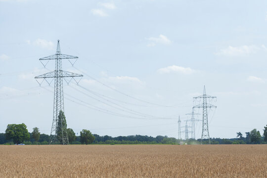 Strommast , Stromversorgung, Energieversorung, Niedersachsen, Deutschland