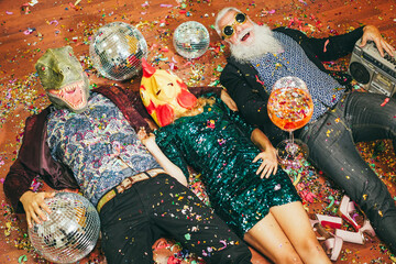 Multi generational crazy people celebrating new year's eve party together - Fest, fun and event...