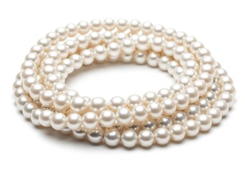 Obraz premium Multiple strands of creamy white iridescent spheres coiled together against a bright background
