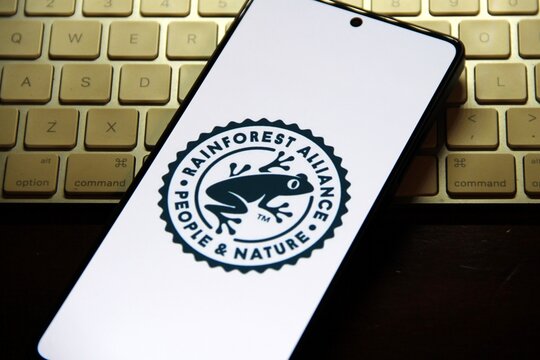 Rainforest Alliance Certified - Produtos como caf&eacute;, cacau, ch&aacute; ou ingrediente foi cultivado e/ou processado por agricultores, silvicultores e empresas que seguem pr&aacute;ticas sustent&aacute;veis. 