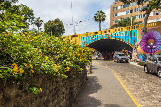 Tunnel at "Bajada de los Ba&ntilde;os", Barranco - Lima, Peru