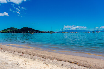 mar e praia no norte de Florianópolis