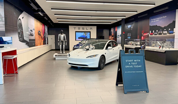 Tesla store at a mall in Paramus, NJ.