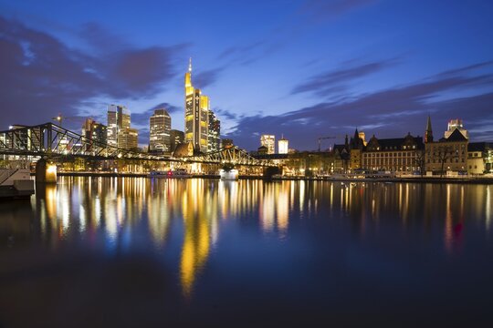Skyline and banking district after sunset, twilight, Tower 185, Commerzbank, HelaBa, Hessische Landesbank, Deutsche Bank, Eiserner Steg, Frankfurt am Main, Hesse, Germany