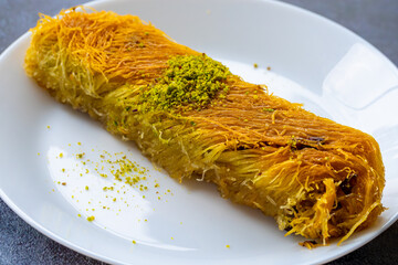 Burma kadayıf with pistachios and walnuts