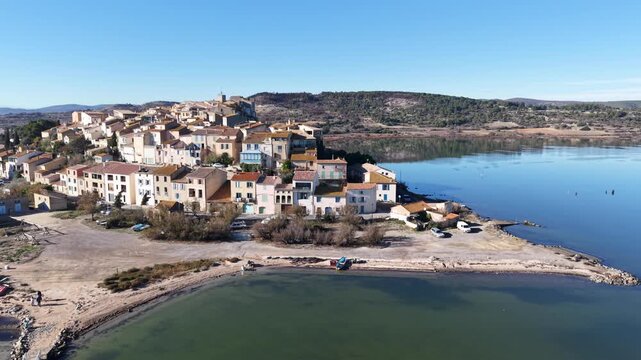 Le village de Bages (11100) dans l'Aude en Occitanie