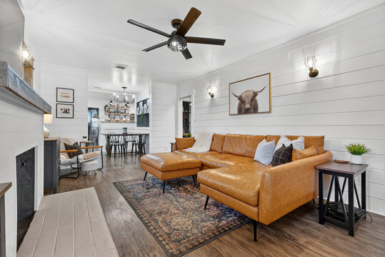 charming rustic interior, modern rustic design with cozy furnishings and open layout for gatherings