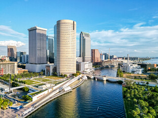 Fototapeta premium Tampa skyline from above aerial view photography city with skyscrapers and Hillsborough River in downtown Tampa, United States